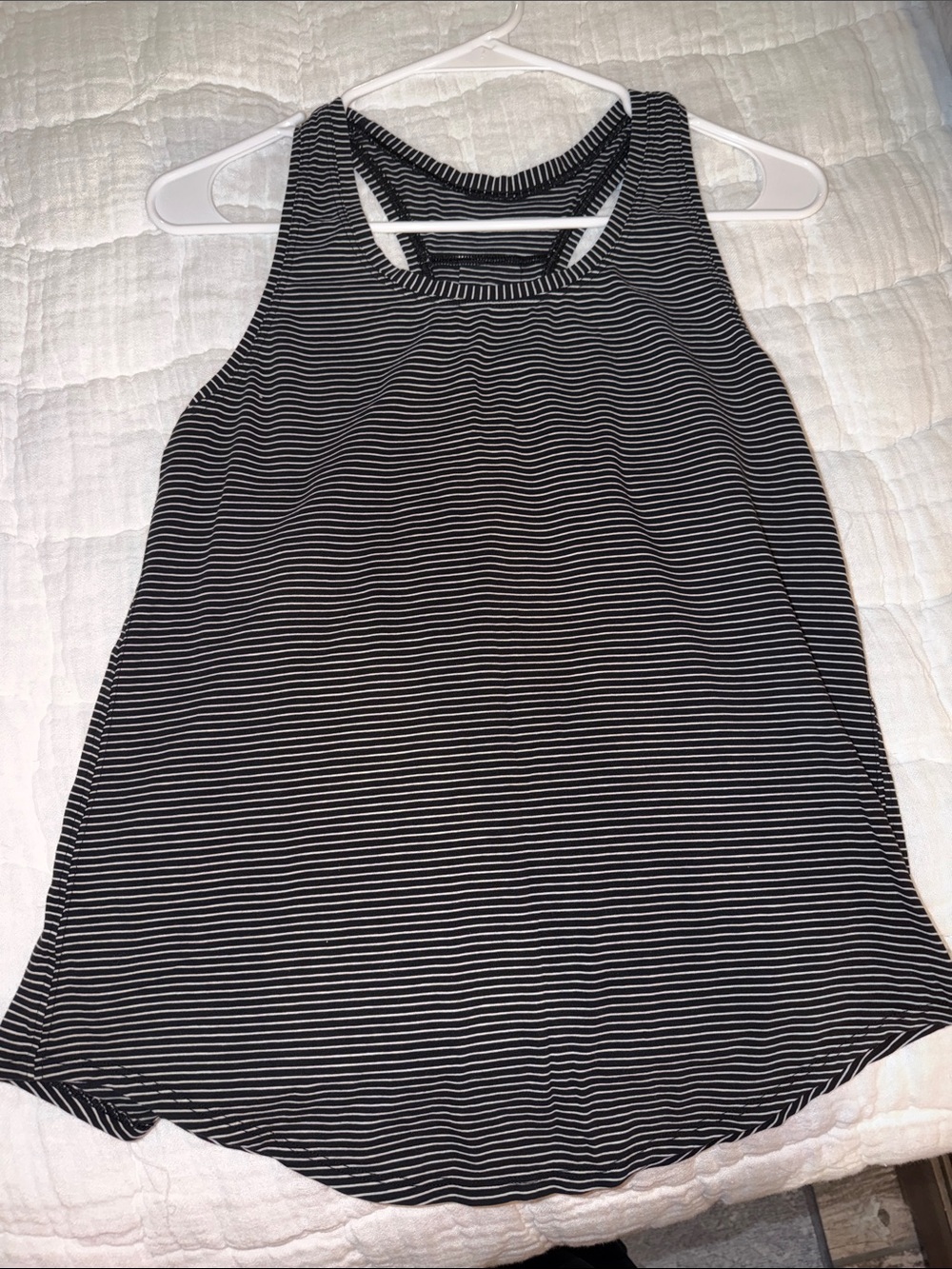 Lululemon black and white striped tank size 6